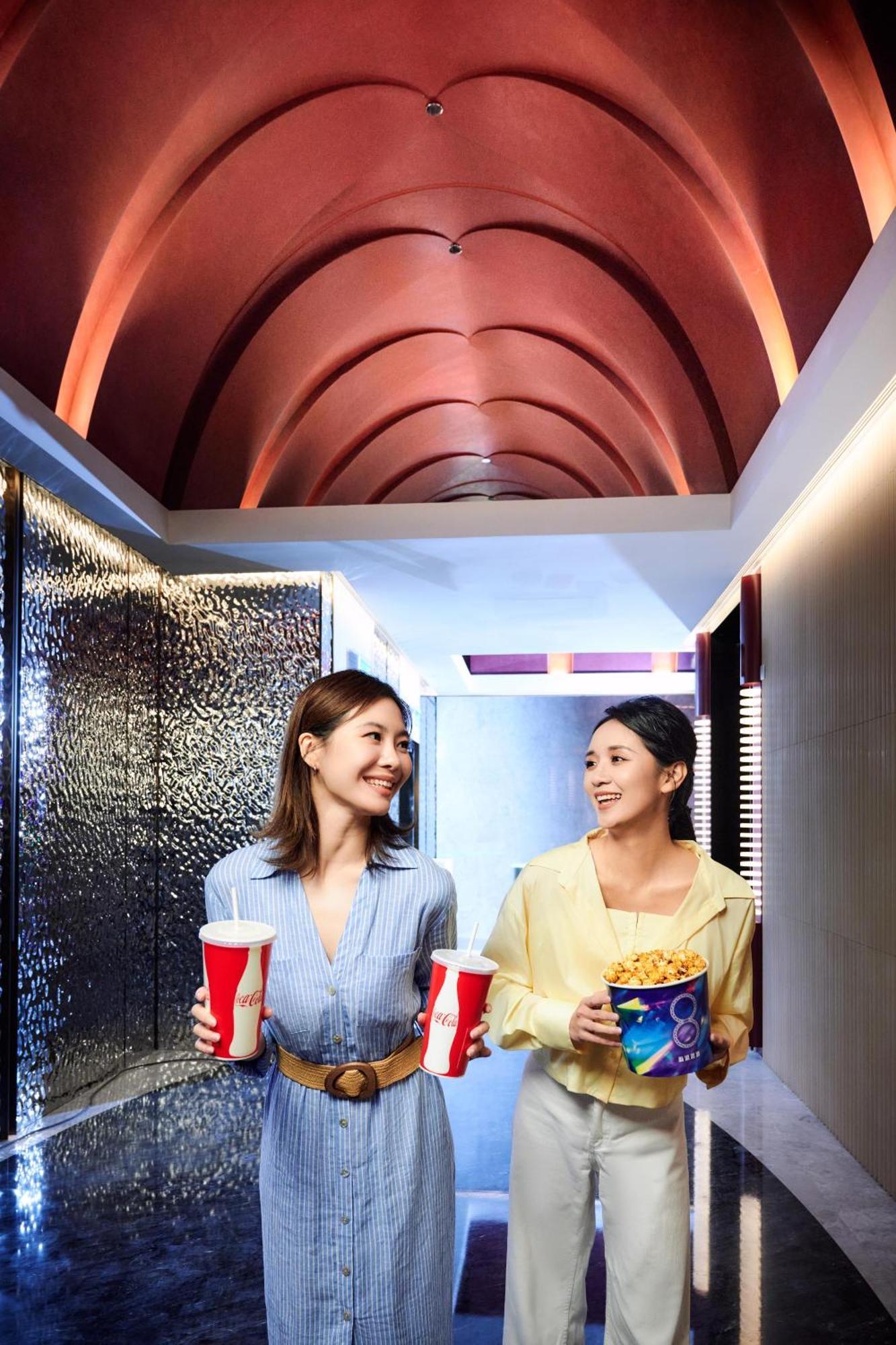 Studio City Hotel Macau Ngoại thất bức ảnh The interior of a typical movie theater in China