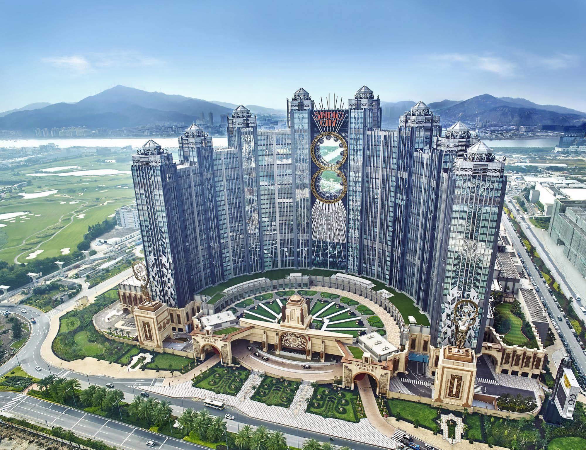 Studio City Hotel Macau Ngoại thất bức ảnh The Legend Resort